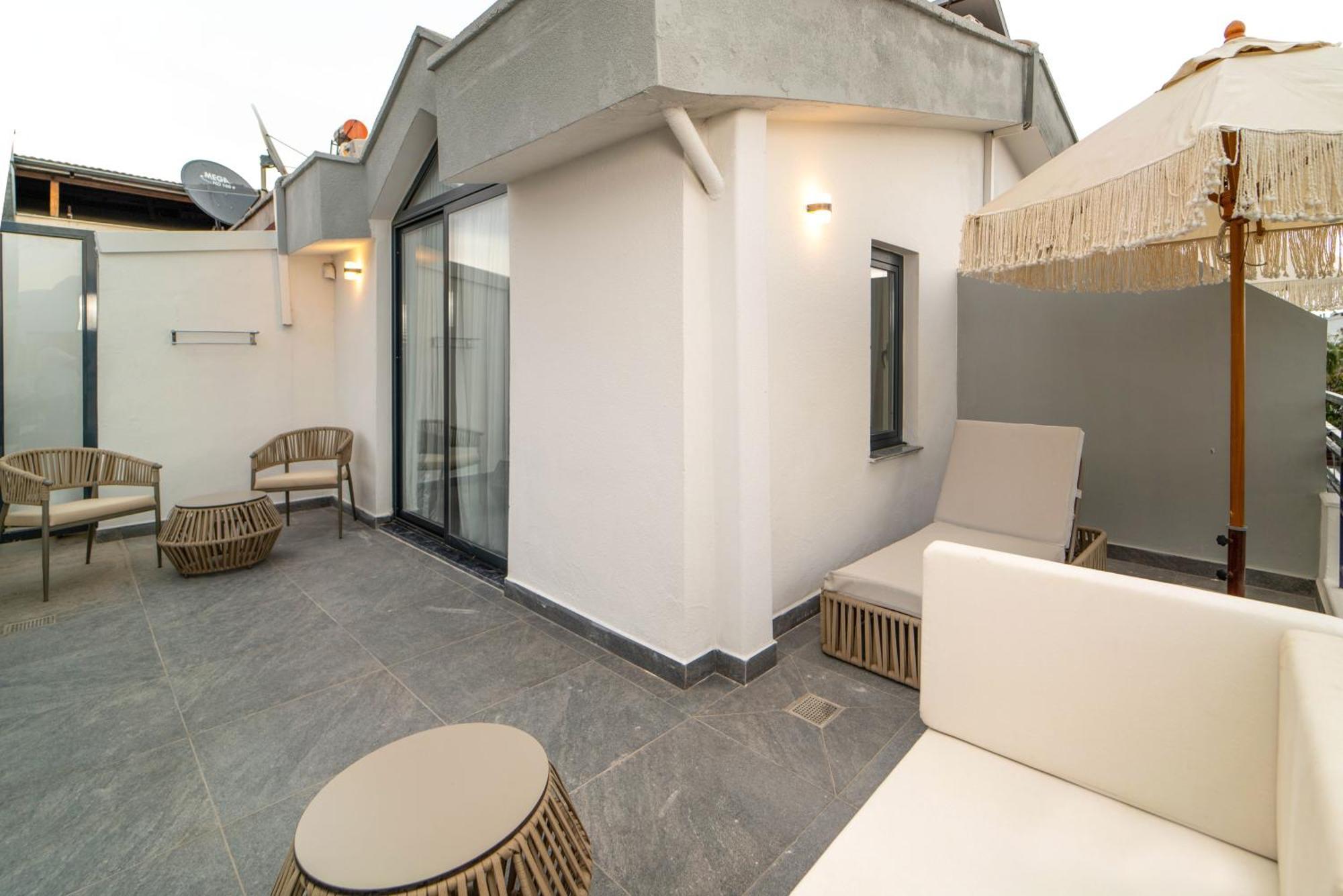 Deniz Boutique Hotel Анталия Екстериор снимка